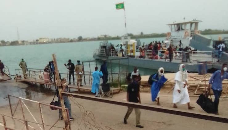 نداء من موريتانيين عالقين على حدود غينيا والسنغال