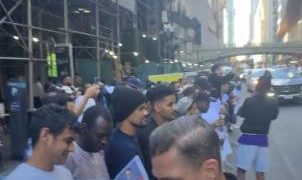 عشرات الموريتانيين يتظاهرون أمام إقامة غزواني في نيويورك