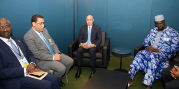 ولد الغزواني يجري مباحثات مع رئيس المرحلة الانتقالية في غينيا كوناكري