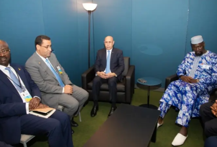 ولد الغزواني يجري مباحثات مع رئيس المرحلة الانتقالية في غينيا كوناكري