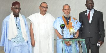 زعيم المعارضة: ناقشنا مع الوزير الأول ما تتيحه لنا القوانين والمراسيم