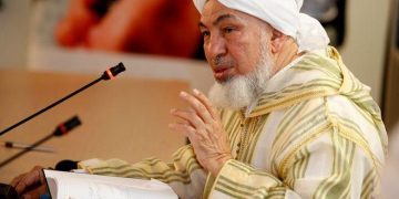 بن بيه: علينا العمل لإيقاف الحرب البربرية في غزة