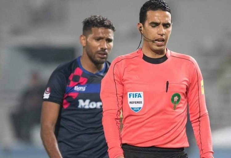 الكاف يعين حكما مغربيا لمباراة موريتانيا وبوركينا