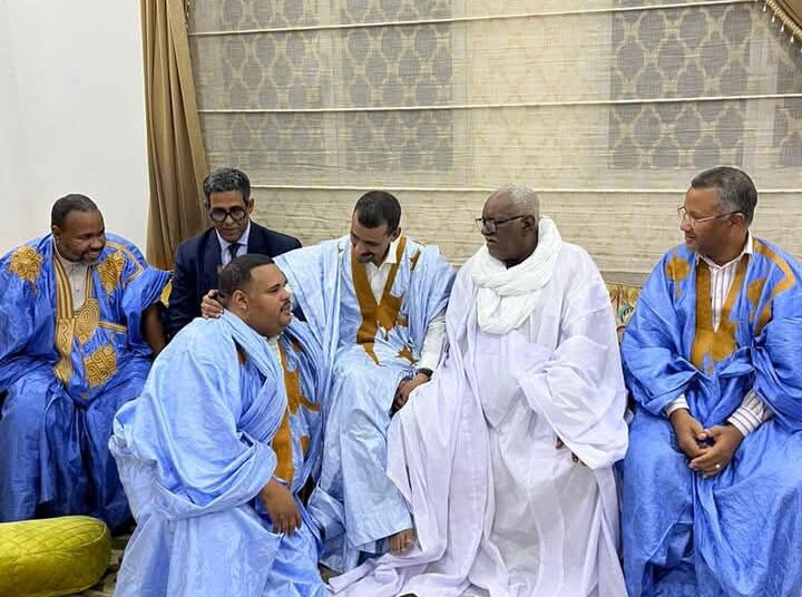 وزير الثقافة :يزور فنانين وطنيين للإطمئنان على صحتهم