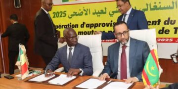 وزير التنمية الحيوانية،يوقع مع نظيره السنغالي اتفاقية تتعلق بتموين الأسواق السينغالية بالأضاحي من موريتانيا