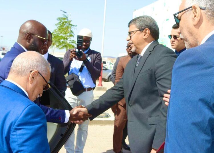 وفد برلماني موريتاني-سنغالي يزور ميناء نواكشوط المستقل