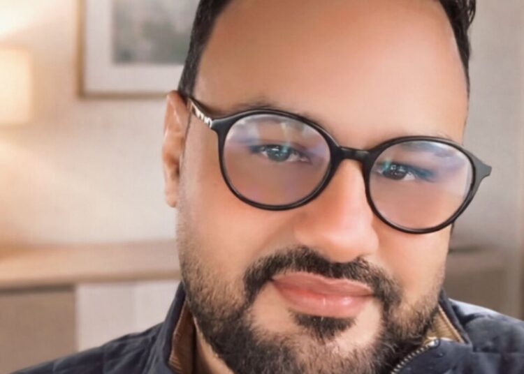 دفاعا عن طفولة الشعر : عبد الرحيمن سيدينا