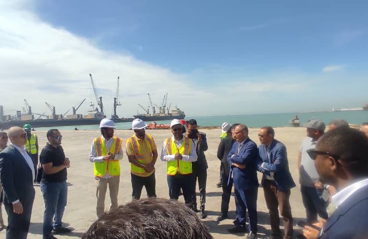 ميناء الصداقة يستقبل وفدًا ألمانيًا لبحث فرص التعاون والاستثمار